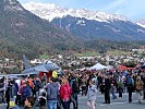 Tausende Besucher waren am Vorfeld des Flughafens Innsbruck.