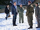 Verteidigungsminister Kunasek bei der Ankunft in der Krobatin-Kaserne.
