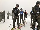 Tag 1: Start zur ersten Herausforderung - Marsch auf Skiern mit anschlißender Abfahrt.