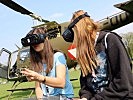 Mit 3D-Brillen konnte eine Runde im Hubschrauber gedreht werden.