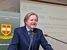 Erwin Schmidl, Leiter des Instituts für Strategie und Sicherheitspolitik, eröffnete das Symposion.