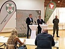 Pressekonferenz zu aktuellen sicherheitspolitischen Fragen mit dem Verteidigungsminister und dem Tiroler Landeshauptmann.