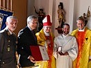 Militärkommandant Gitschthaler, Landeshauptmann Kaiser und Militärbischof Freistetter gratulierten den zwei "ausgezeichneten" Militärseelsorgern.