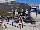 Ein beliebtes Fotomotiv und die Attraktion des Flughafenfestes, die "Hercules" C-130.
