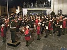 Die Militärmusik Oberösterreich führt den "Großen Österreichischen Zapfenstreich" auf.