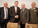 V.l.: Bildungsdirektor Heuras, Generalsekretär Baumann, Vizebürgermeister Stocker, Generalmajor Pronhagl.
