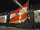 Flaggenparade bei der "Closing Cermony" in Bleiburg.