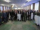 Gruppenfoto der Vertreter aus Politik, Wirtschaft, Kirche und Militär beim Neujahrsempfang des Aufklärungs- und Artilleriebataillons 7.