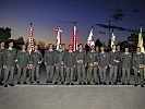 Die "Soldaten des Jahres 2018" der 7. Jägerbrigade mit ihren Kommandanten und Insignien.