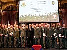 Die Absolventen des 7. Fachhochschul-Masterstudiengangs "Militärische Führung".