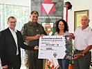 Der Scheck in der Höhe von 6.800 Eurowurde an Michaela Altendorfer vom Verein "Herzkinder Österreich" übergeben.