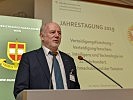 Der Vorsitzende, Dr. Josef Eberhardsteiner, eröffnet die Jahrestagung.