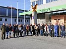 Die Schülerinnen und Lehrpersonen der Poltechnischen Schule Mattsee waren begeistert vom Besuch beim Heereslogistikzentrum.