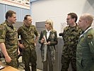 "Die gemeinsam mit der Schweiz und Deutschland eingesetzten Soldatinnen und Soldaten leisten ausgezeichnete Arbeit", so die Verteidigungsministerin.