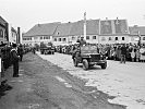 Militärparade am 25. März 1960 über den Hauptplatz von Feldbach.