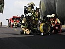 "Firefighter" des Bundesheeres trainieren mit Brandschutzkräften der Bundeswehr.