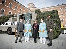 Der mobile Test- und Laborbus des Amtes für Rüstung und Wehrtechnik.