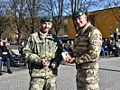 Der neue und ehemalige Kommandant des Jägerbataillons 18: Oberstleutnant Schwaiger (l.) und Oberst Schadenbauer.