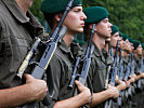 Die jungen Soldaten im Haydnpark.