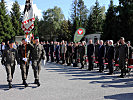 Der Einmarsch der Insignie des Militäkommandos Salzburg eröffnete den Festakt.