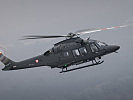 Der "Leonardo AW169" ist ein Hubschrauber der 5-Tonnen-Klasse. Er erreicht eine Höchstgeschwindigkeit von 270 km/h und kann über 800 km weit fliegen.