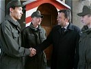 Verteidigungsminister Platter begrüßt die neuen Rekruten des Jägerregiments Wien.