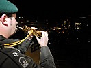 Der Solotrompeter der Militärmusik beim Großen Zapfenstreich.