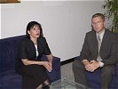 Außenministerin Mitreva fordert im Gespräch mit Verteidigungsminister Scheibner finanzielle und politische Unterstützung der EU.