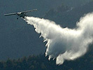 Griechenland 2007: In knapp 50 Flugstunden warfen die Soldaten 193.000 Liter Wasser über den Bränden ab.
