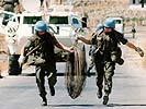 Seit Jahrzehnten beteiligen sich österreichische Soldaten an Einsätzen zum Schutz von Notleidenden. Im Bild: Peacekeeper der UN-Mission am Golan.