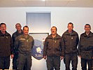 Hauptmann Schreyer (l.) begrüßt die Ausbilder des Jägerbataillons 26.