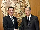 Verteidigungsminister Norbert Darabos (l.) traf in New York UN-Generalsekretär Ban Ki-moon.