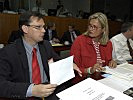 Gespräche in Brüssel: Norbert Darabos mit Außenministerin Ursula Plassnik...