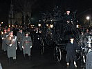 Militär und Trauergäste begleiteten Helmut Zilk auf dem Weg zu seiner letzten Ruhestätte.