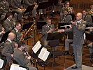 Die Militärmusik Tirol unter der Leitung von Militärkapellmeister Major Hannes Apfolterer.