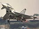 Der Eurofighter kommt: Die Vertragsunterschrift erfolgte am 1. Juli 2003
