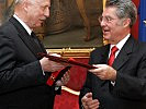 General Ertl (l.) trat Ende 2007 in den Ruhestand. Heute verabschiedete er sich von Bundespräsident Heinz Fischer.