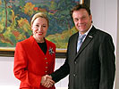 Zuvor traf der Minister die EU-Kommissarin Ferrero-Waldner.
