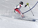 Mit zwei gleichmäßigen Slalomläufen holt Andrea Fischbacher Gold.