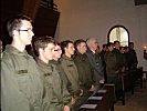 Brigadier Karl Berktold (Mitte) mit seinen Soldaten beim Gottesdienst.