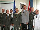 Oberstleutnant Barth (3.v.r.) mit Oberstarzt Dr. Gallent, Generalmajor Bair, Oberstarzt Dr. Harbich und Brigadier Dr. Aichmair.