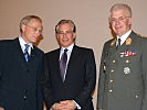 Fredmund Malik (Mitte) mit den Gastgebern Brigadier Michael Schaffer (l.) und Brigadier Karl Berktold.