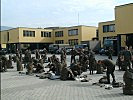 In der Kremstal-Kaserne machten sich die Milizsoldaten mit der neuen Ausrüstung vertraut.