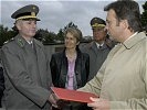 Verteidigungsminister Platter macht Oberstleutnant Kranister zum neuen Kommandanten.