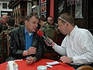 ORF-Radio Kärnten Programmchef Weberhofer interviewte Fremdenführer Gunga in Prizren.