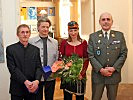 V.r.: Oberst Claus Amon mit Caren Dinges, Johann Karner und Hans Wetzelsdorfer.