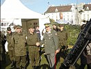 Generalstabschef Edmund Entacher besuchte die Milizsoldaten am Nationalfeiertag.