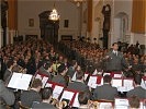 Oberstleutnant Herzog, seine Militärmusik und einige der Festgäste.