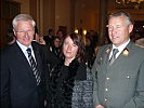 V.l.: Polizeikommandant Generalmajor Rauchegger, Elisabeth Faller und Oberst Gritzner.