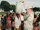 Auch im Jahr 2000 halfen Soldaten des Bundesheeres in Afrika: Nach den Überschwemmungen in Mosambik.